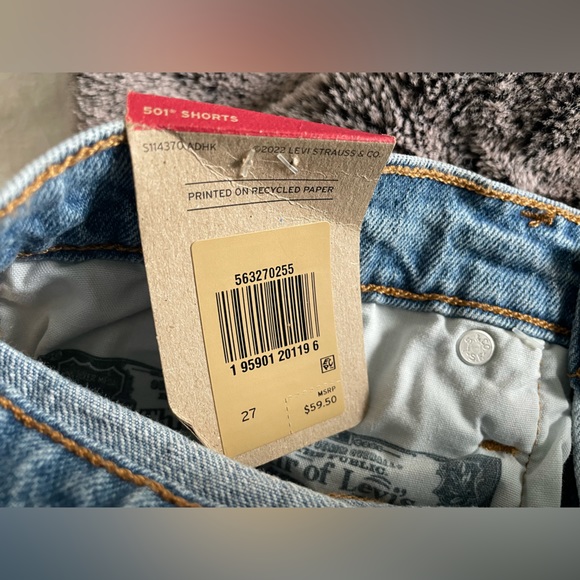 NWT LEVI 501 SHORTS - Picture 6 of 6